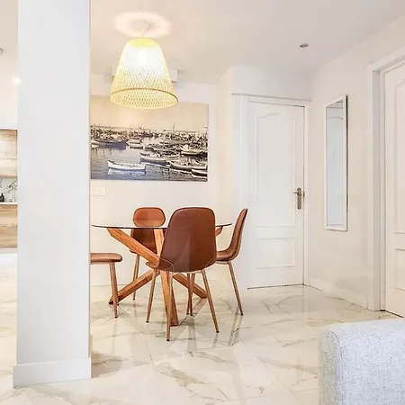 Apartment Retreat With Balcony, Steps To Rems