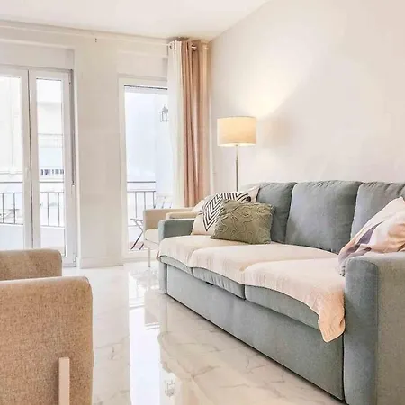 Retreat With Balcony, Steps To Rems *